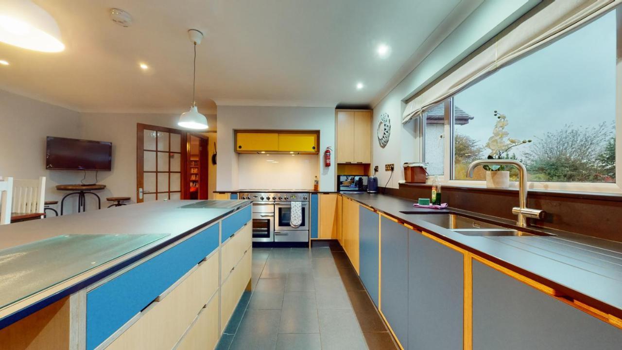 Jaw-Dropping Beach House In Anglesey ベンスレフ エクステリア 写真