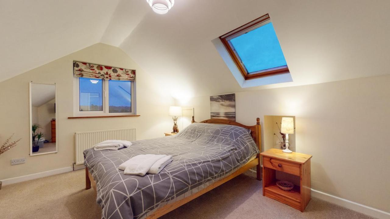 Jaw-Dropping Beach House In Anglesey ベンスレフ エクステリア 写真